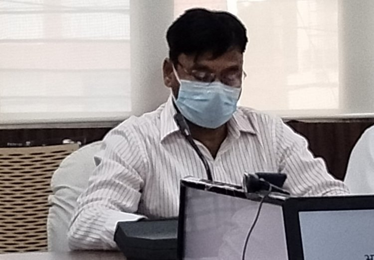 बदलते मौसम में डेंगू एवं वायरल फीवर से रहें सतर्क- सीएमएचओ